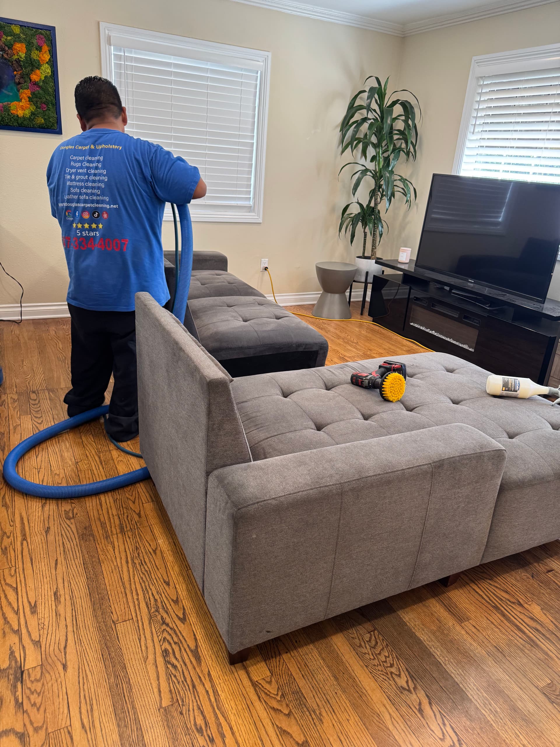 Gallery photos for Sofa Cleaning Done Right in Canoga Park: Image #1