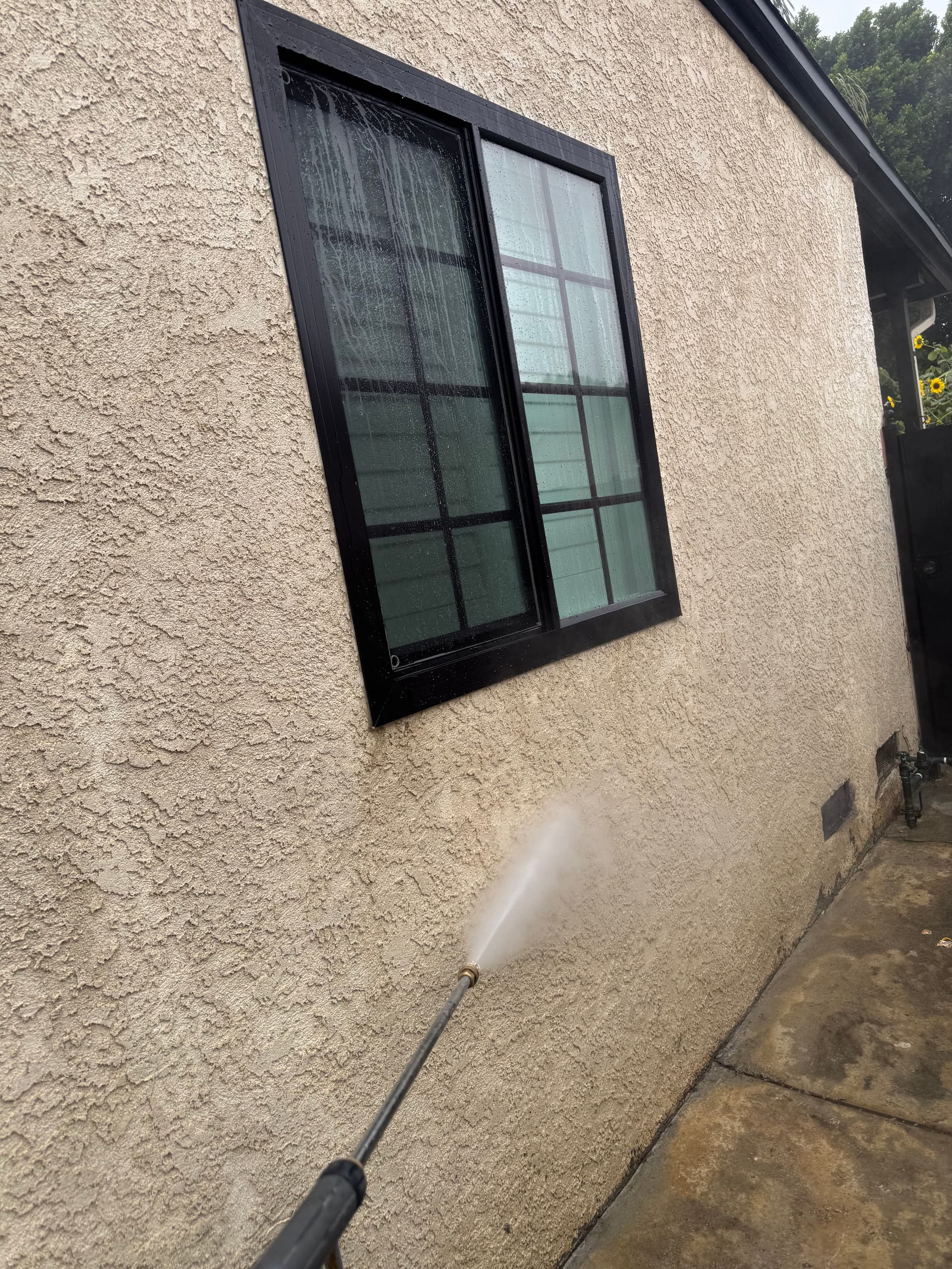 Gallery photos for Stucco Exterior Pressure Washing in Sylmar: Image #3