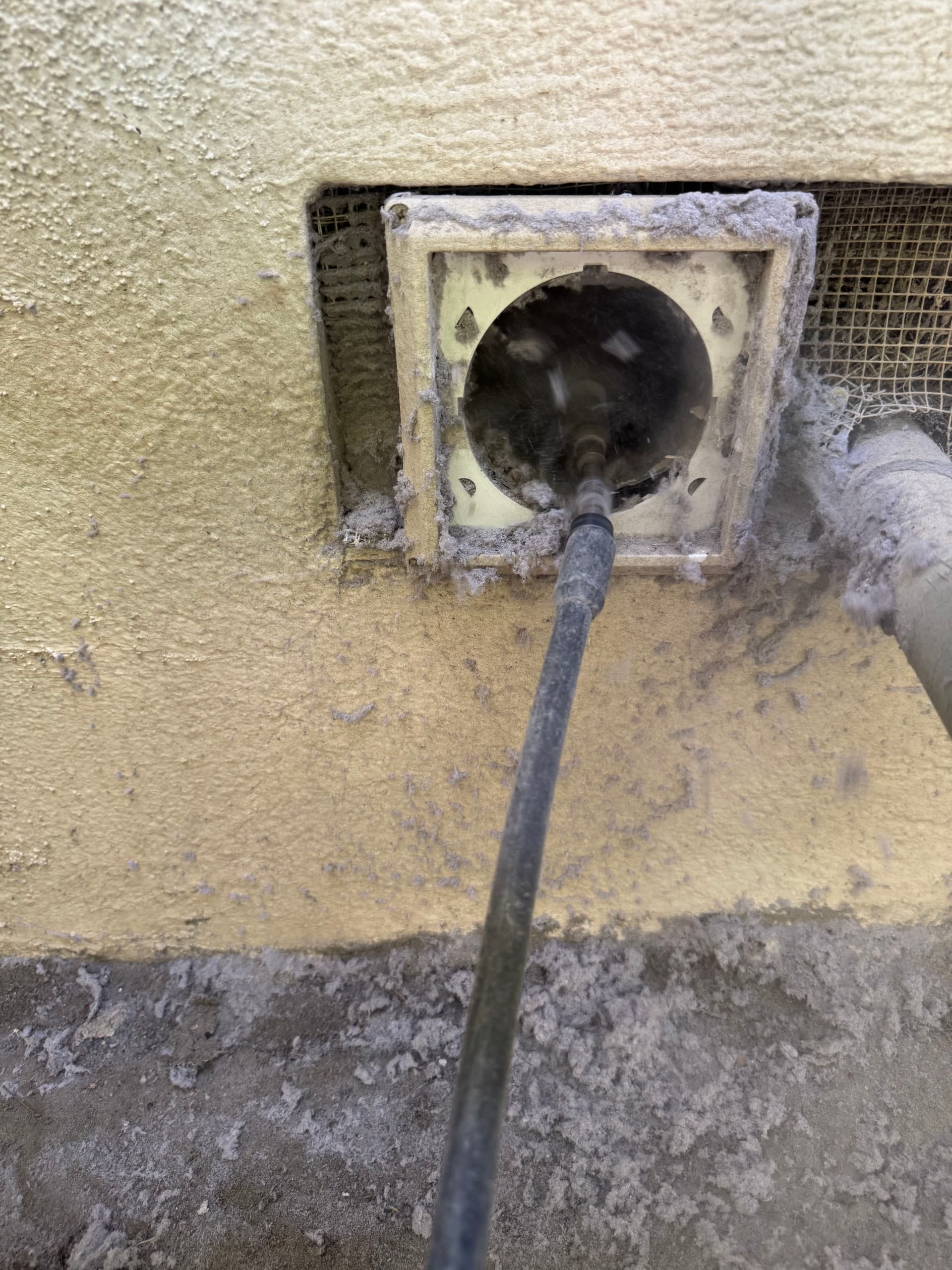 Gallery photos for Dryer Vent Cleaning in Marina del Rey Removes Serious Lint Buildup: Image #2