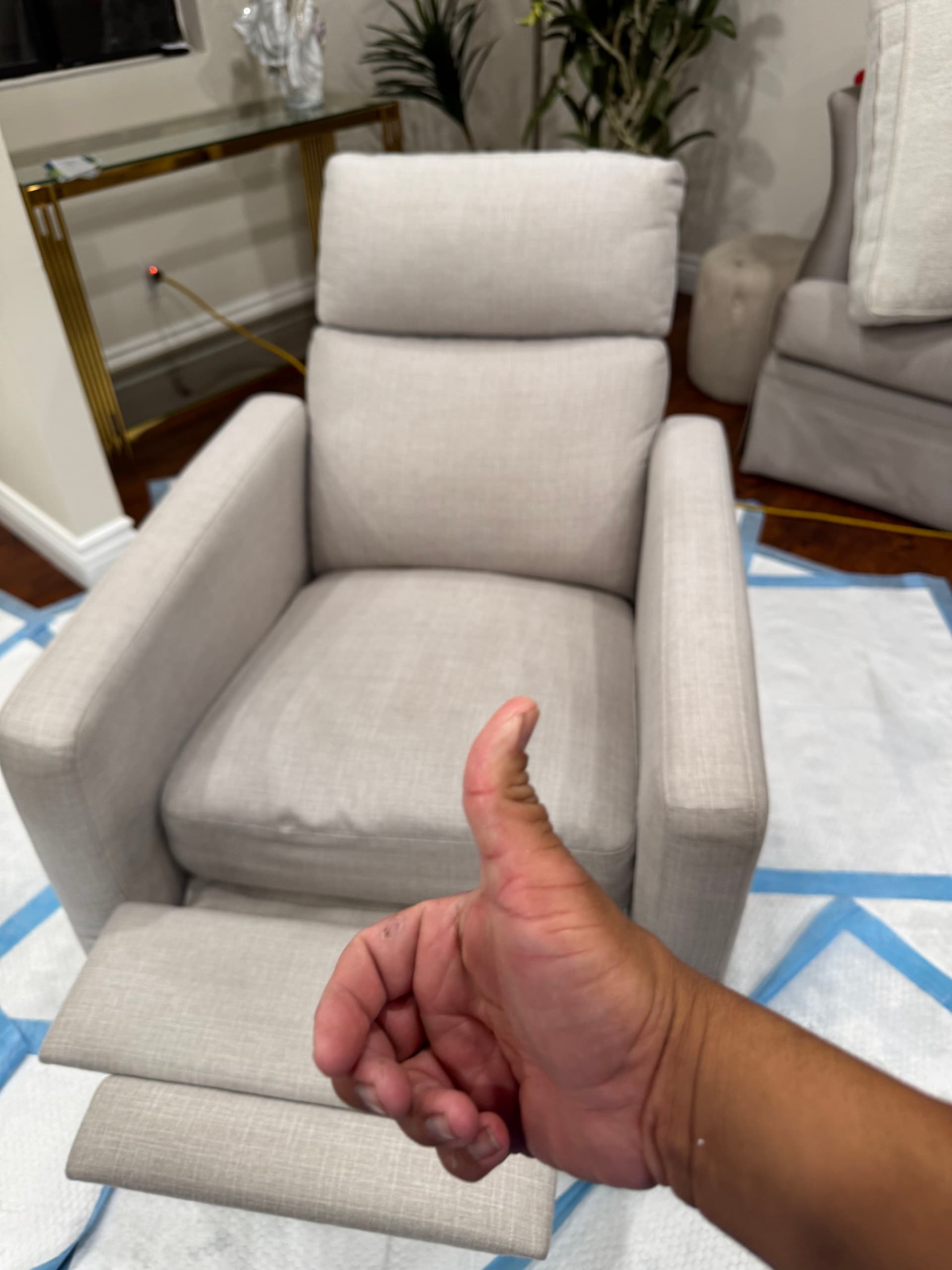 Gallery photos for Upholstery Cleaning Success in North Hollywood: Image #1