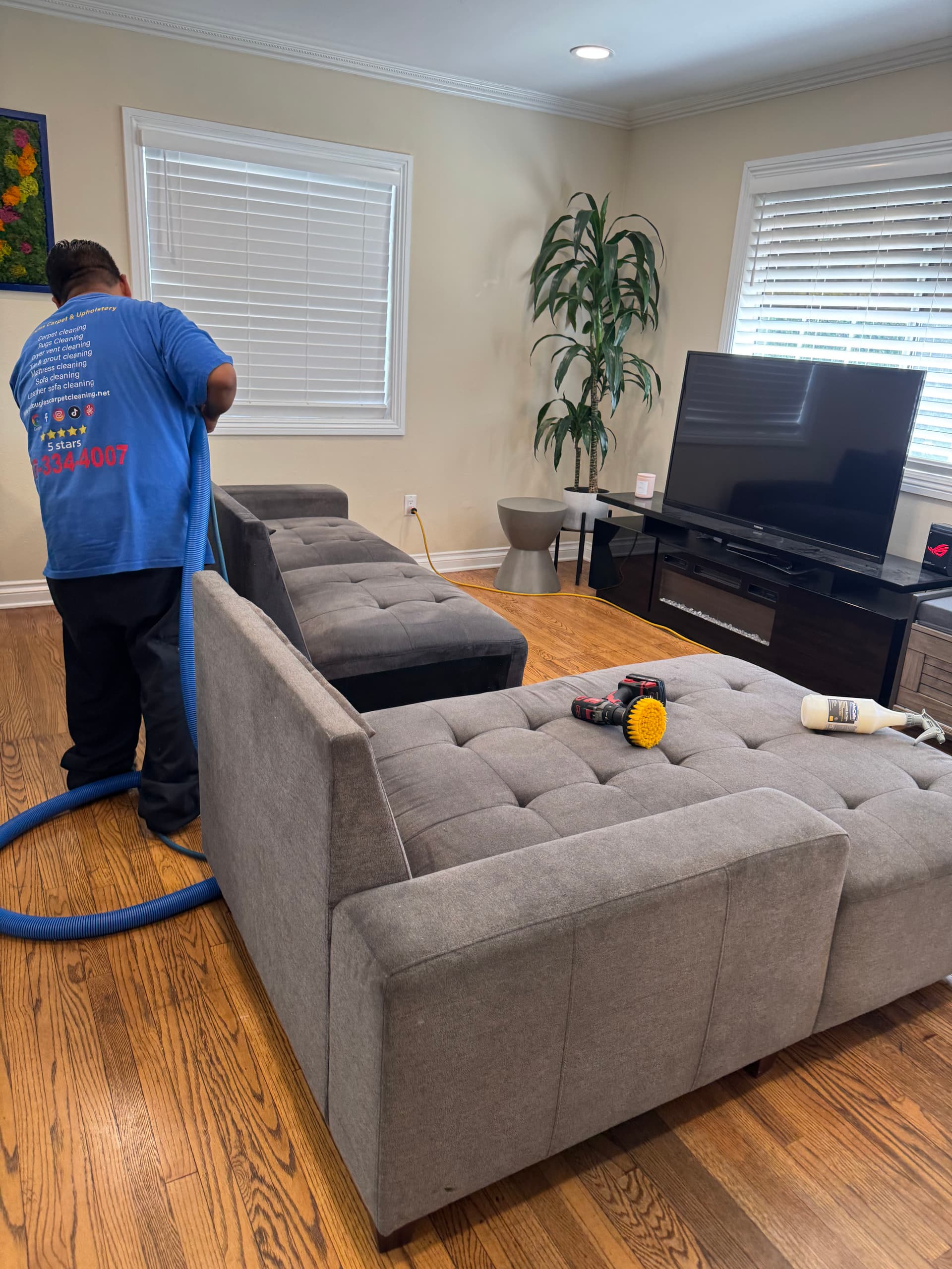 Gallery photos for Sofa Cleaning Done Right in Canoga Park: Image #2