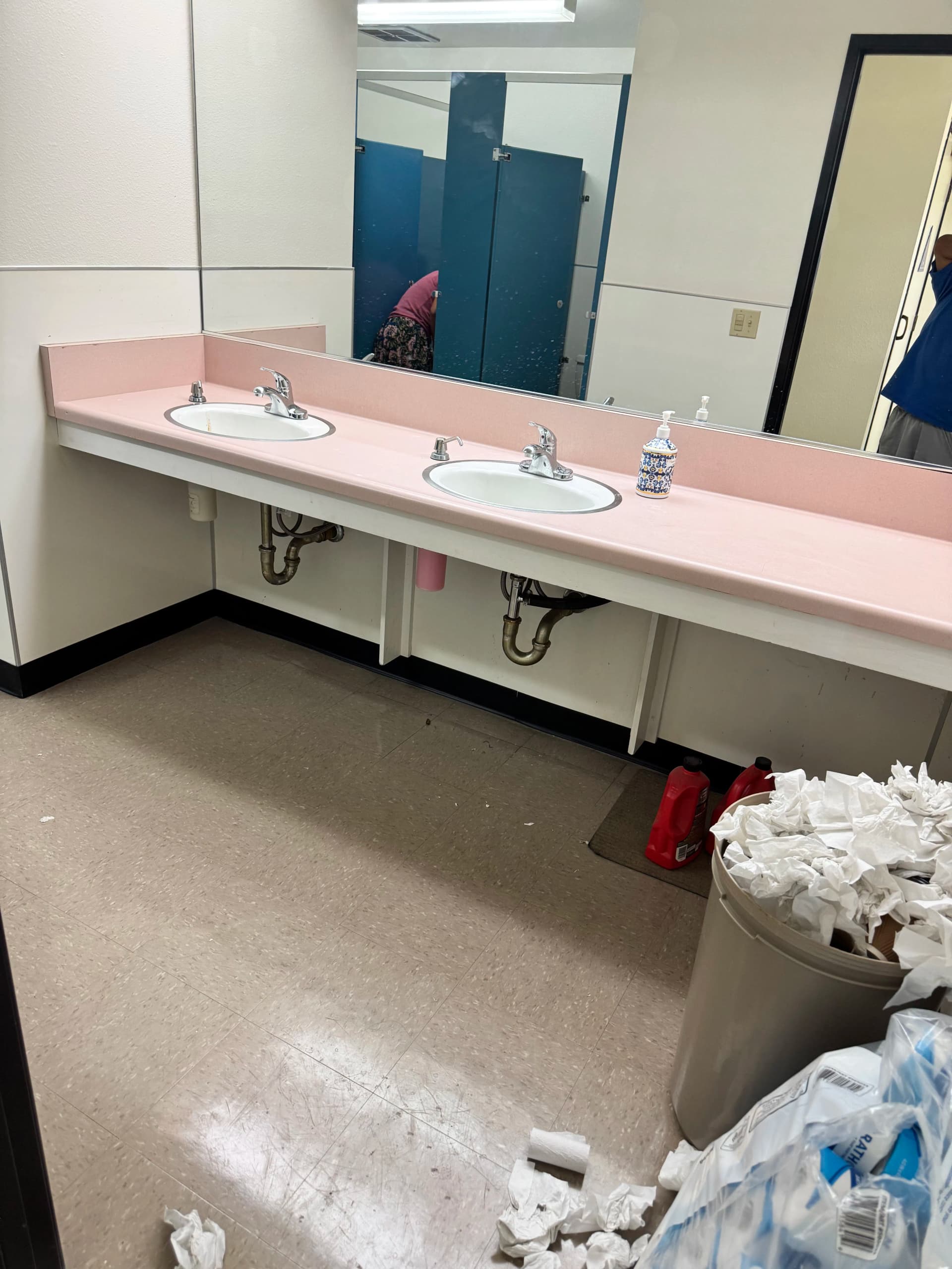 Gallery photos for Deep Cleaning a Commercial Facility in Pasadena: Image #1