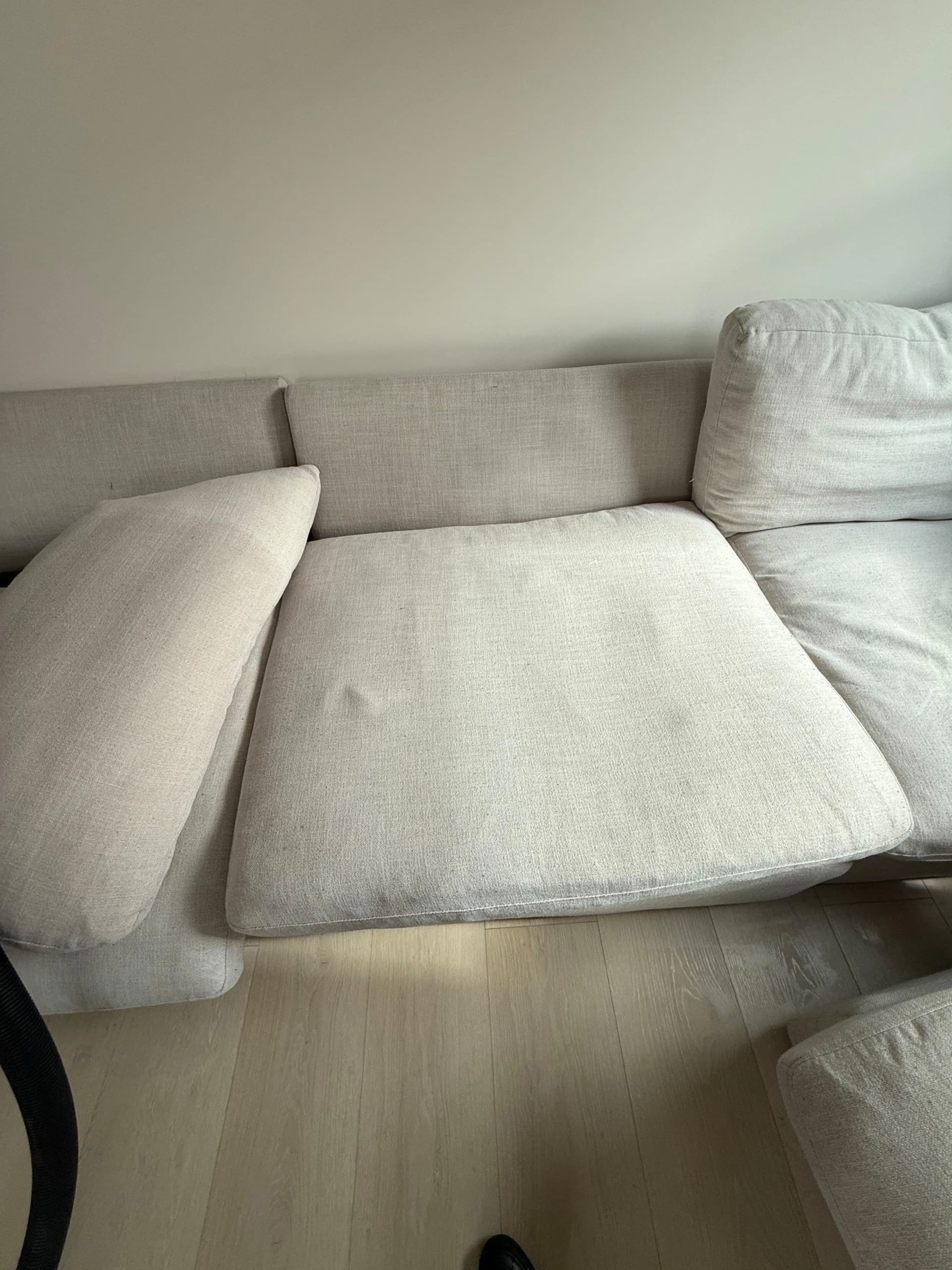 Gallery photos for Sofa Cleaning That Makes Your Whole Room Feel Fresh Again in Glendale: Image #1
