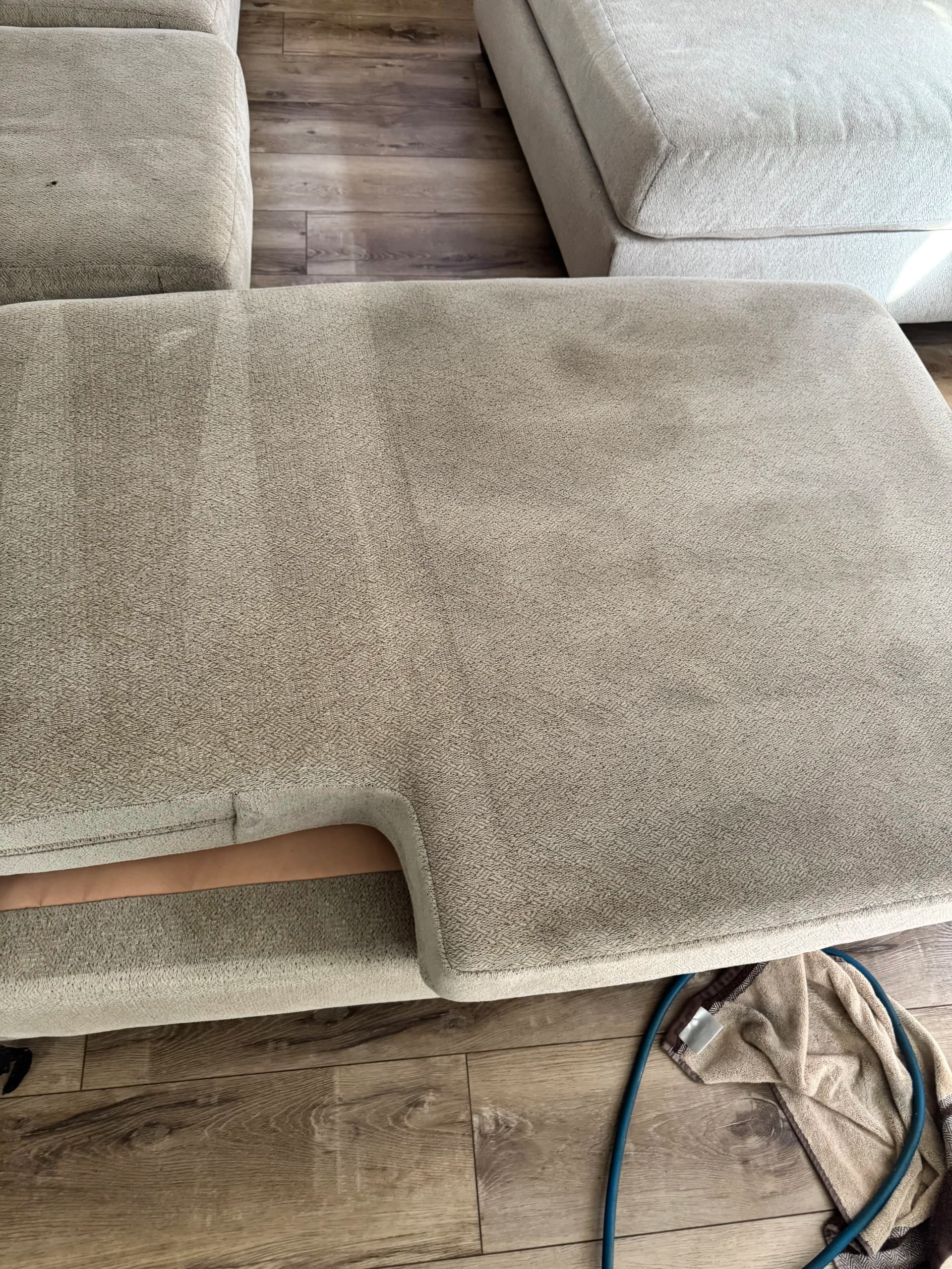 Gallery photos for Sectional Sofa Upholstery Cleaning in Valencia: Image #2