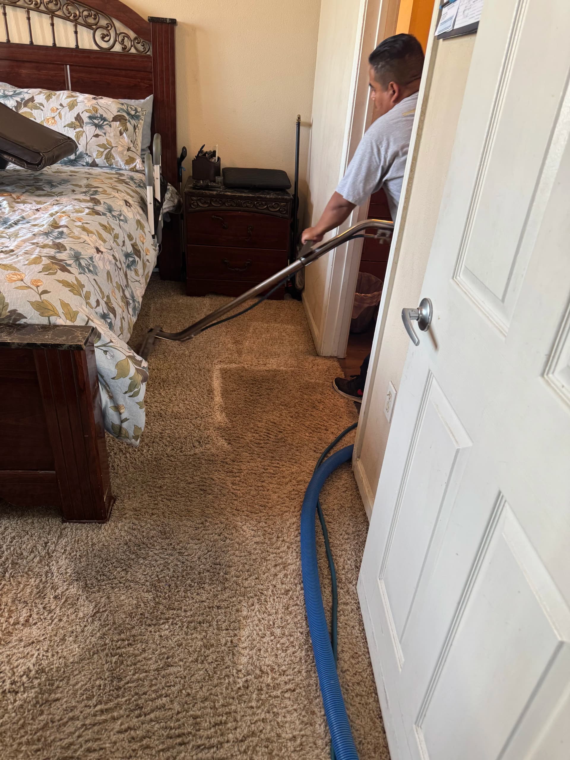 Gallery photos for Bedroom Carpet Deep Cleaning in Thousand Oaks: Image #1