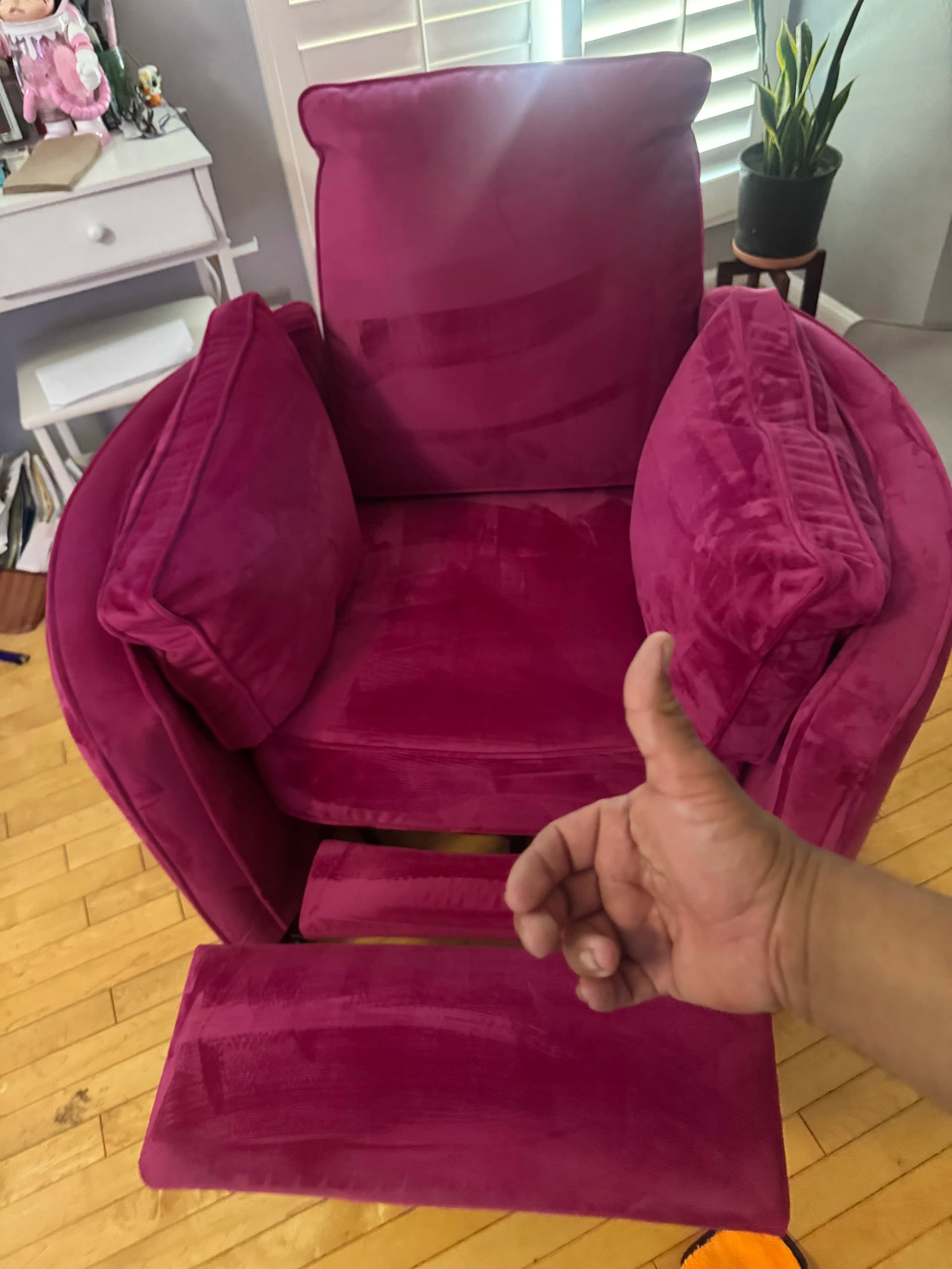 Gallery photos for Velvet Chair Upholstery Cleaning in Van Nuys: Image #2