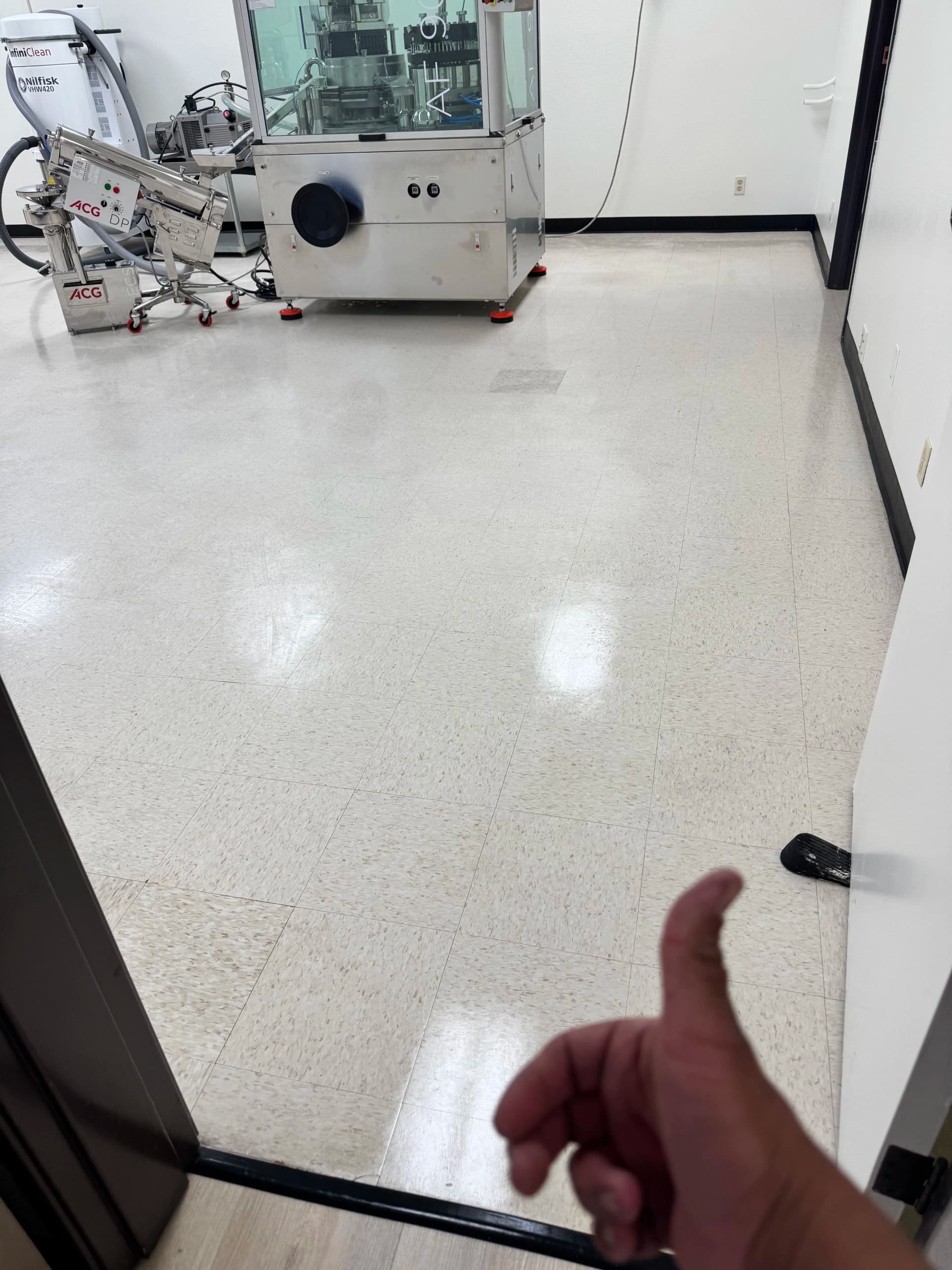 Gallery photos for VCT Floor Cleaning Done Right in Pasadena: Image #3