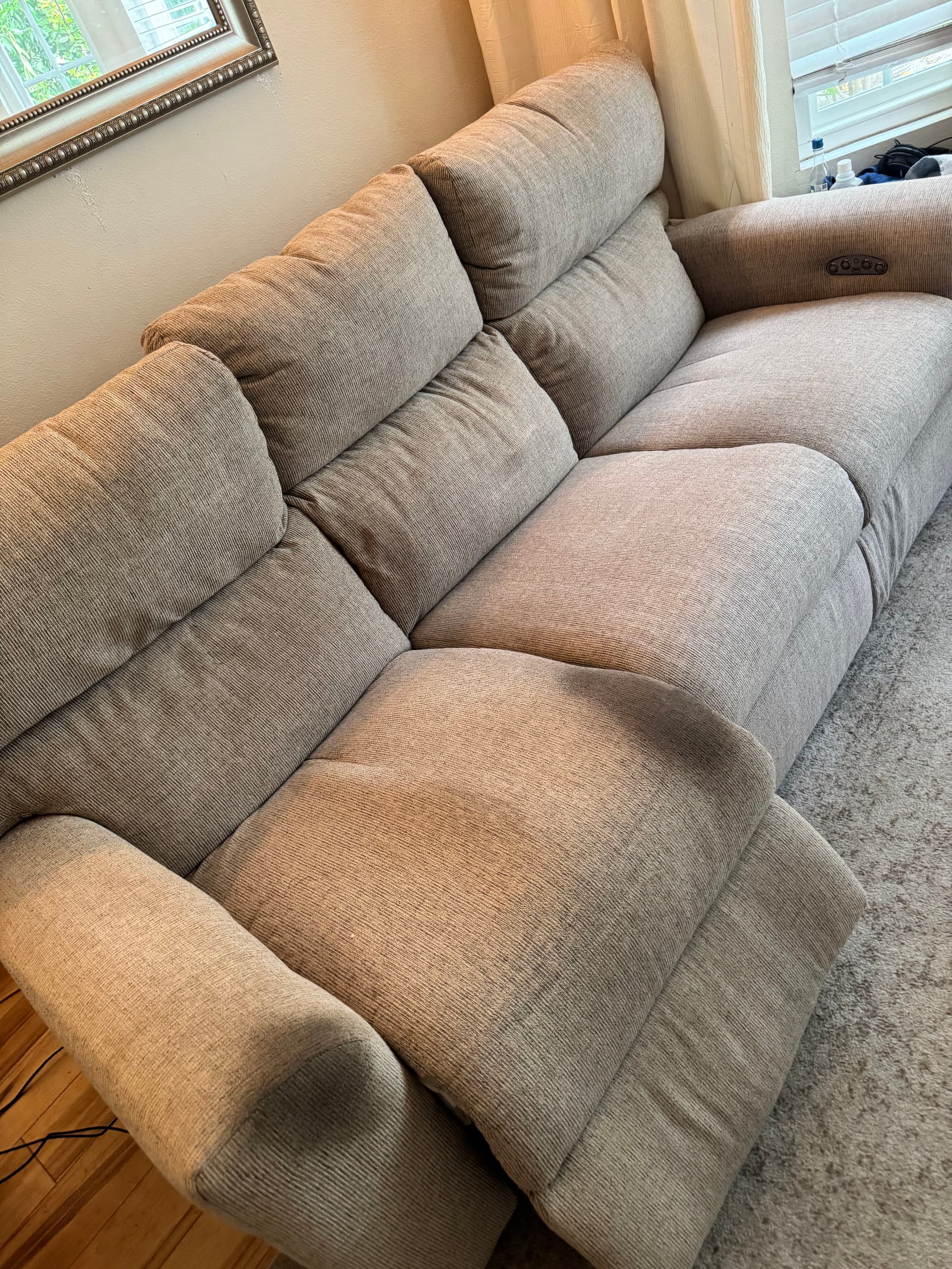 Gallery photos for Sofa Cleaning in Castaic That Actually Made a Difference: Image #1