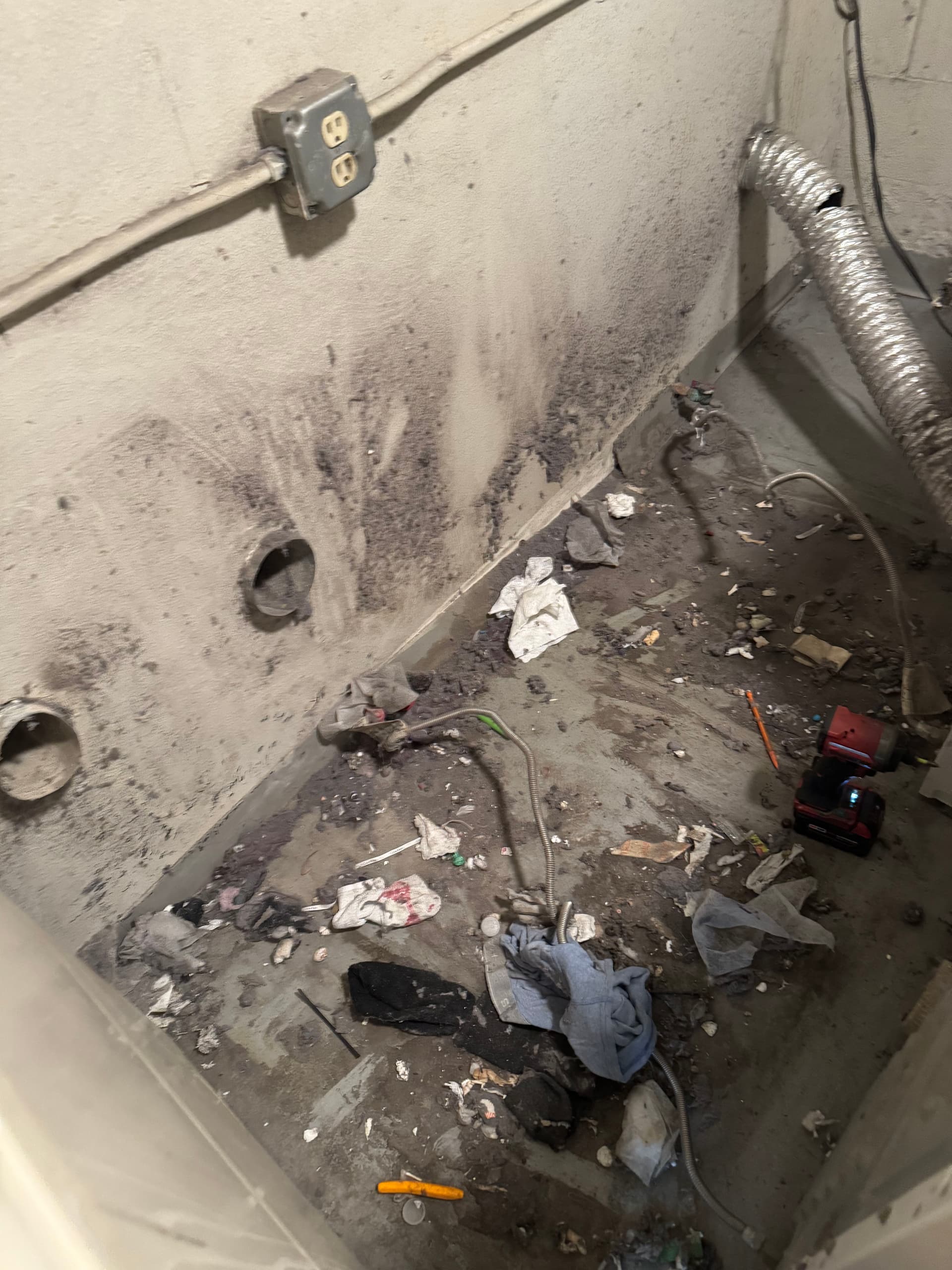 Gallery photos for Dryer Vent Cleaning and Pipe Replacement in Marina Del Rey: Image #3