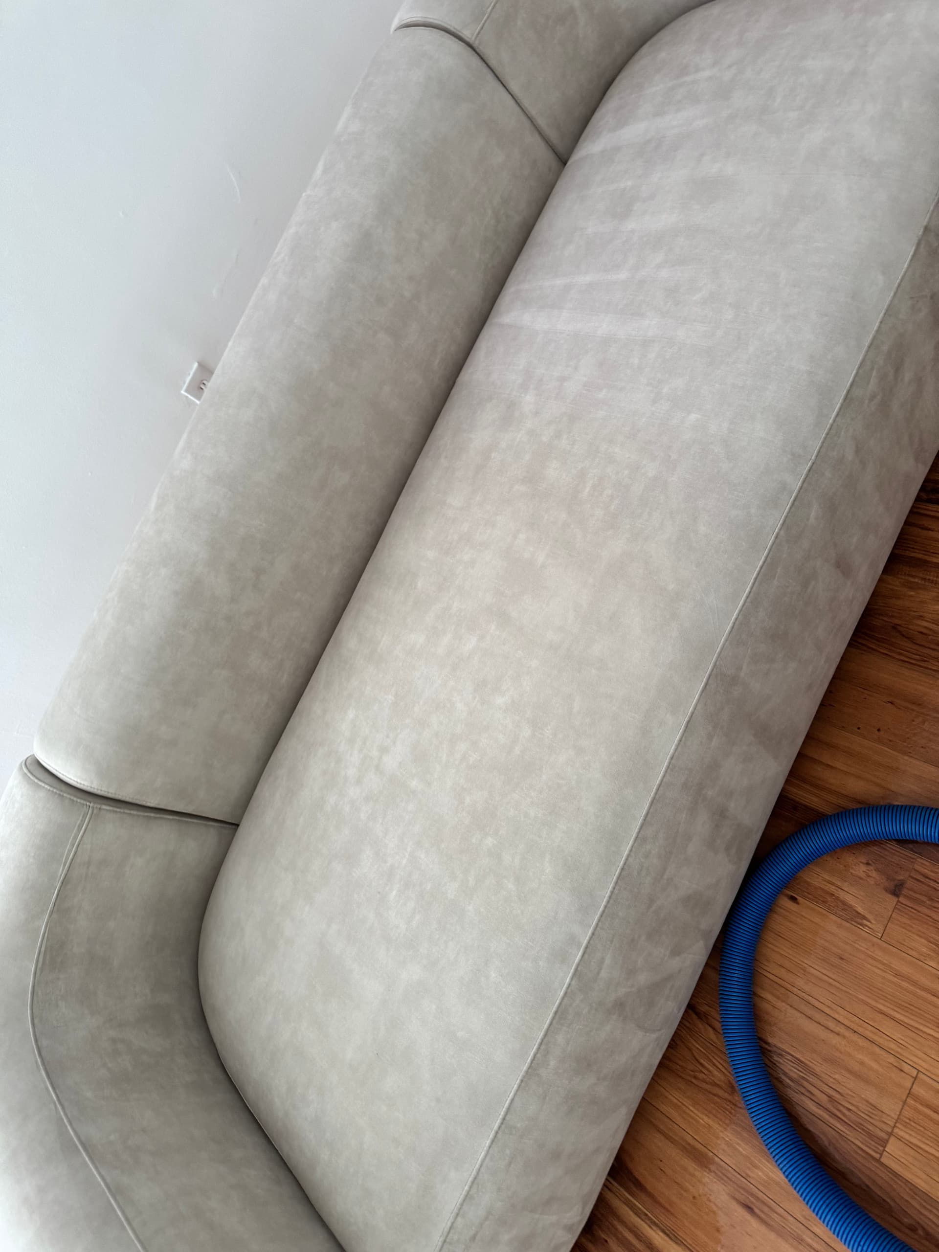 Gallery photos for Professional Sofa Cleaning Done Right in Los Angeles: Image #2