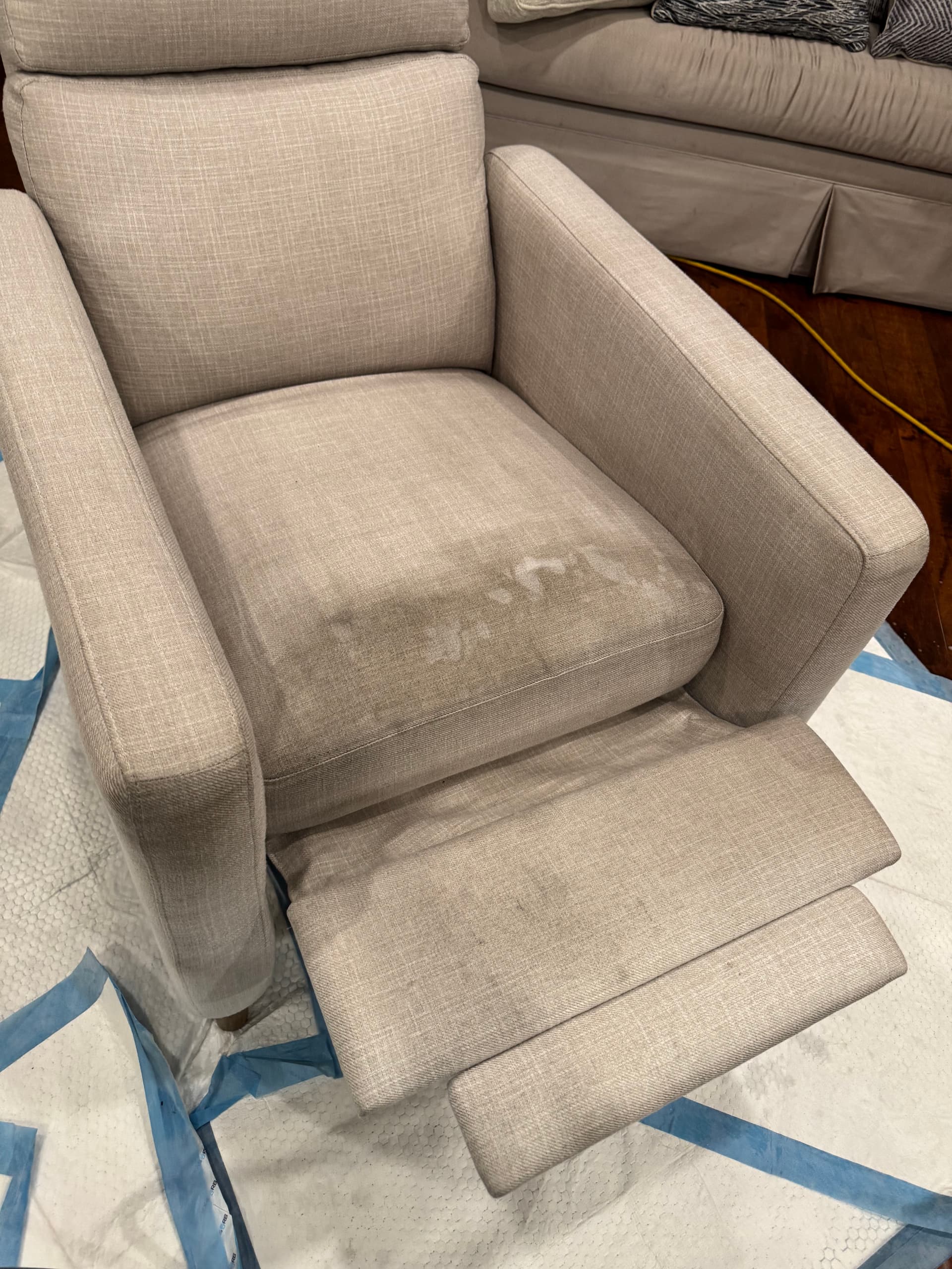Upholstery Cleaning Success in North Hollywood image