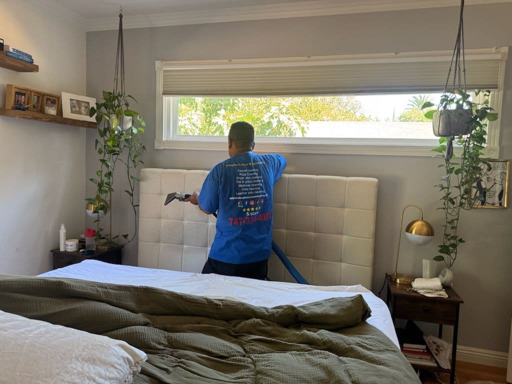 Gallery photos for Sherwood Forest Headboard Cleaning Service: Image #1