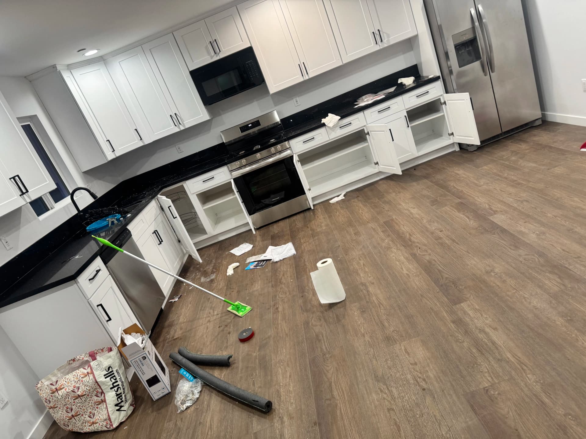 House Deep Cleaning Done Right in Reseda image
